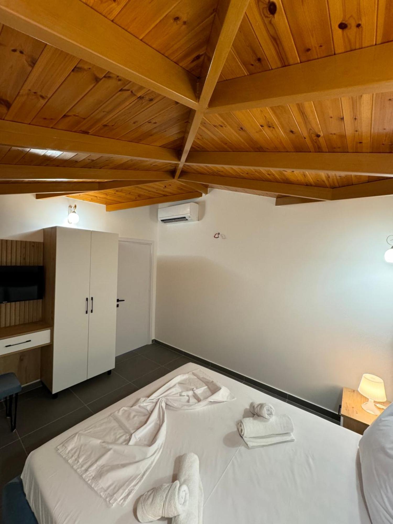 Апартаменти Adem Hillcrest Саранда