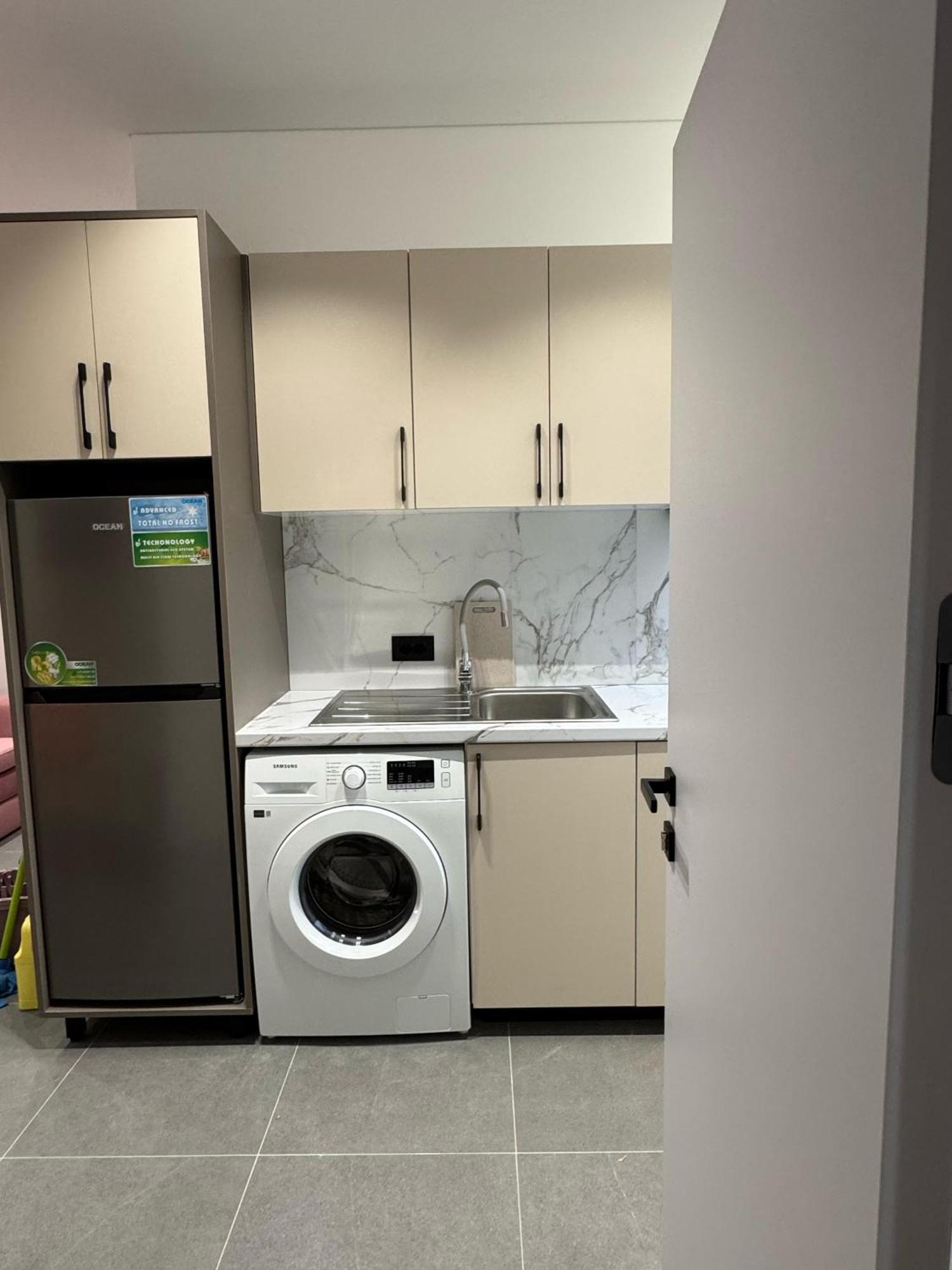 Adem Hillcrest Апартаменти *