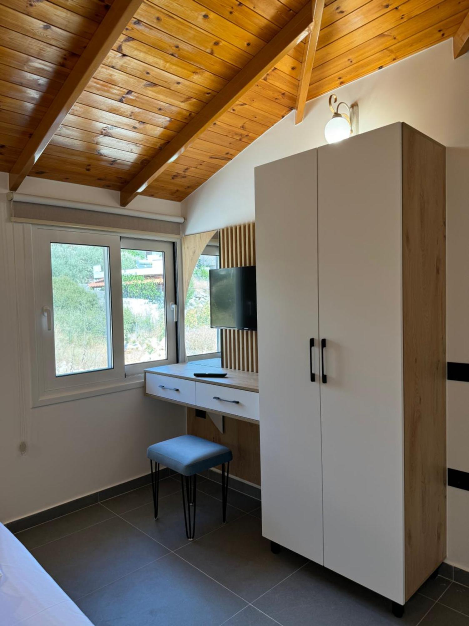 Adem Hillcrest * Sarandë