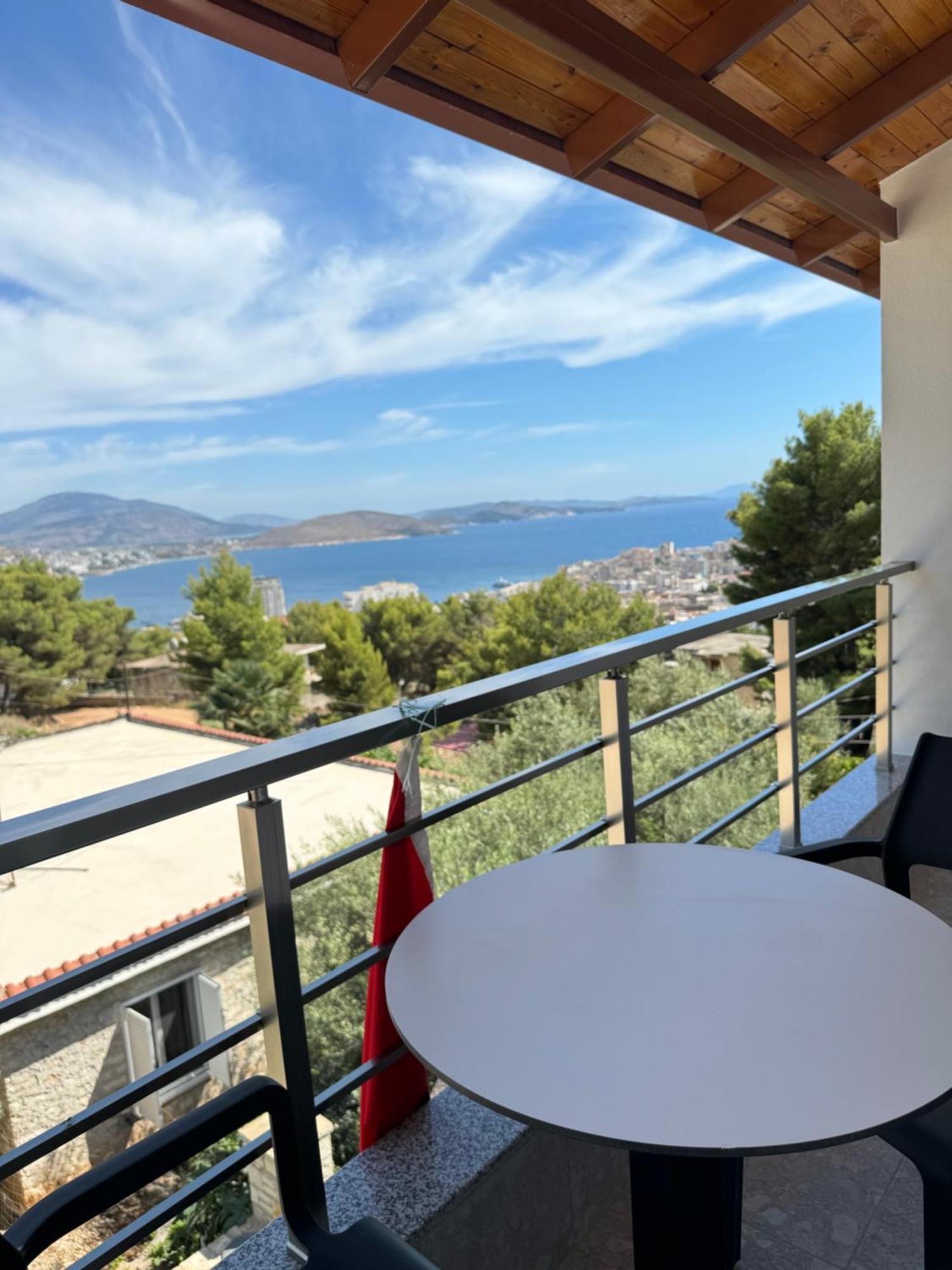 Adem Hillcrest Appartamento Sarandë