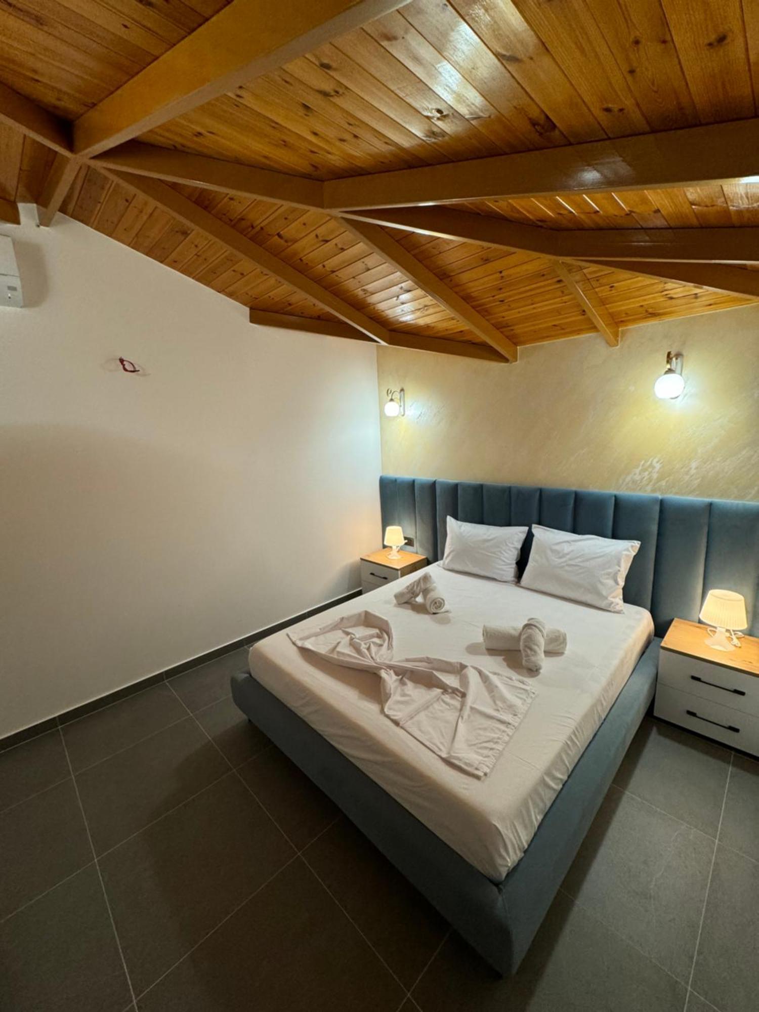 Adem Hillcrest Appartamento Sarandë