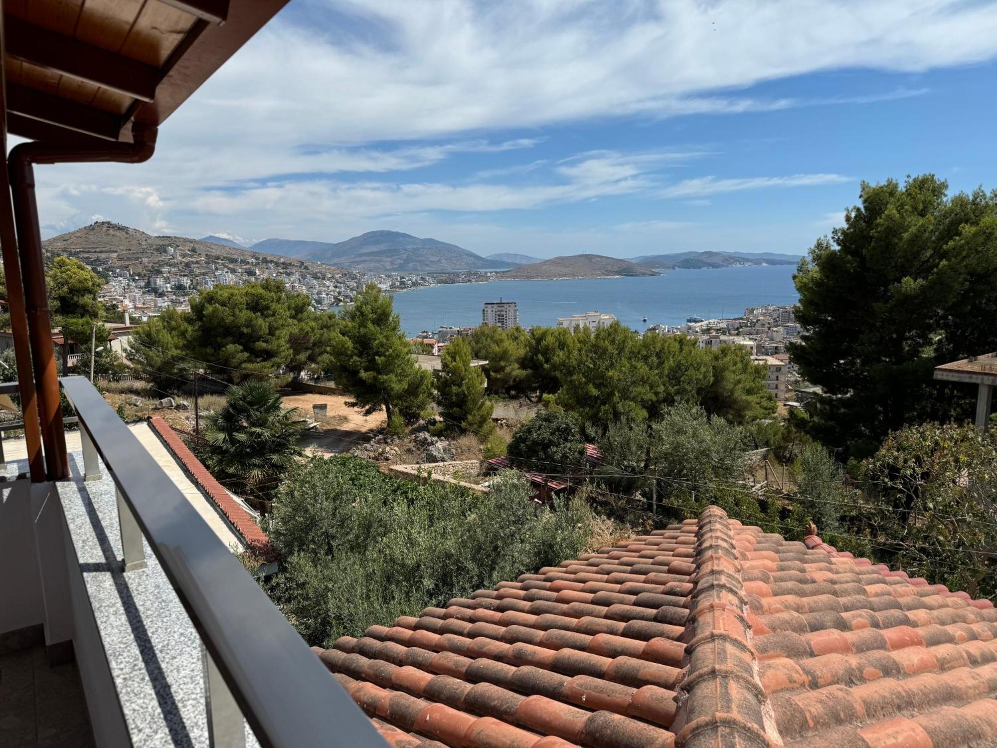Adem Hillcrest Sarandë